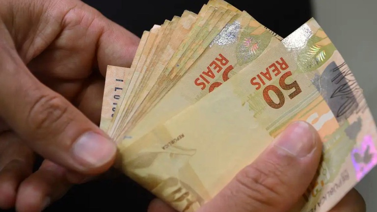 INSS antecipa 13º para abril e maio e injeta R$ 78,2 bilhões na economia