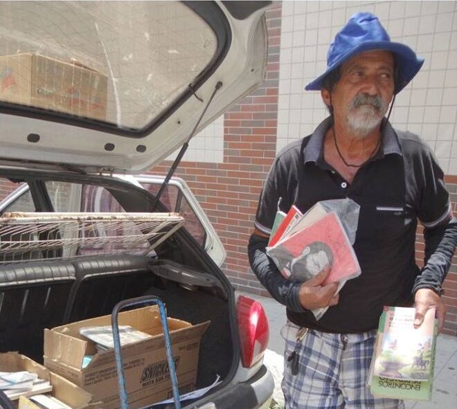 O EXTINTO VENDEDOR DE LIVROS